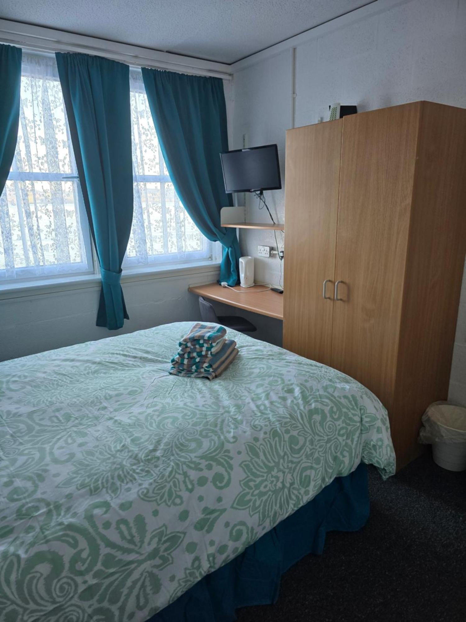 The Waterfront Hostel Greenock Exterior photo