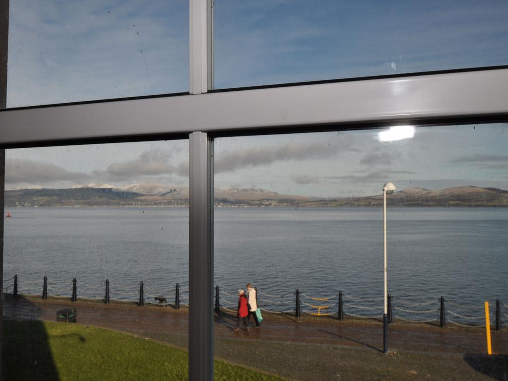 The Waterfront Hostel Greenock Exterior photo
