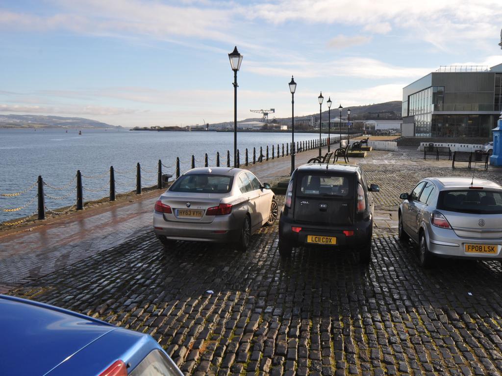 The Waterfront Hostel Greenock Exterior photo
