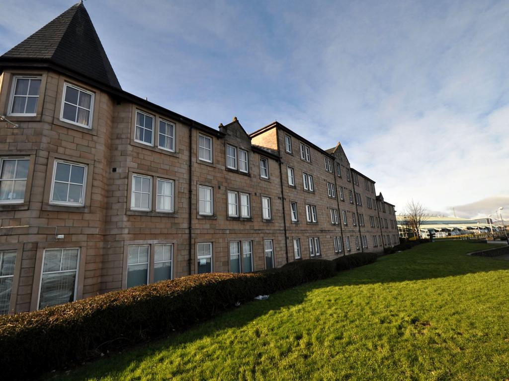 The Waterfront Hostel Greenock Exterior photo